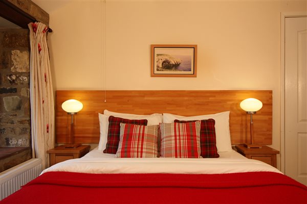 Coach House - Master bed